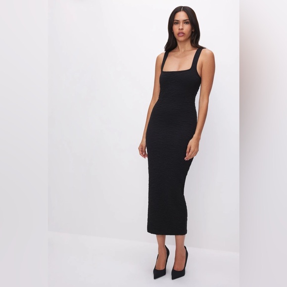 GOOD AMERICAN Textured Scrunchie Midi Dress - Picture 2 of 4